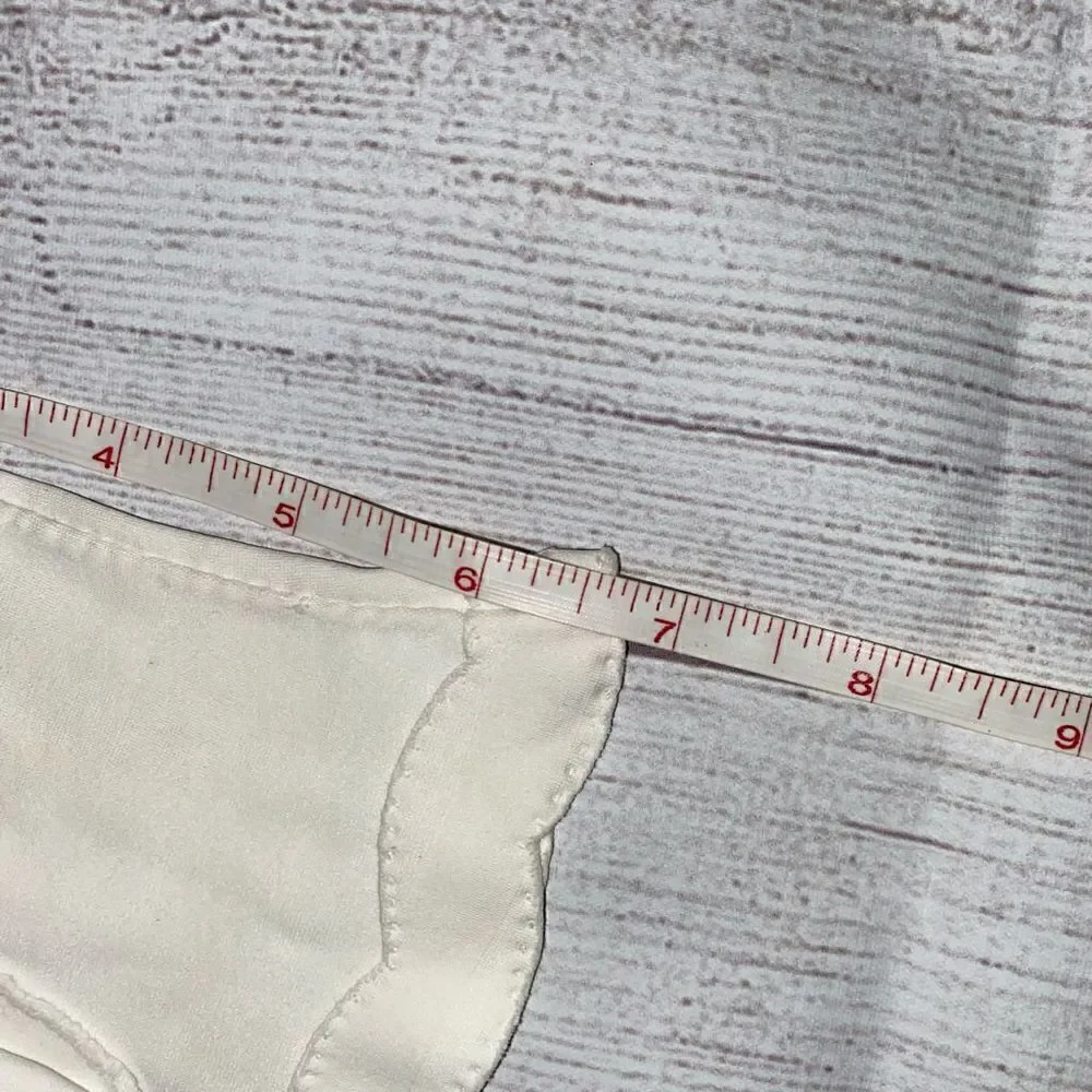 Vintage scallop edge embroidered white gloves  XS/small women